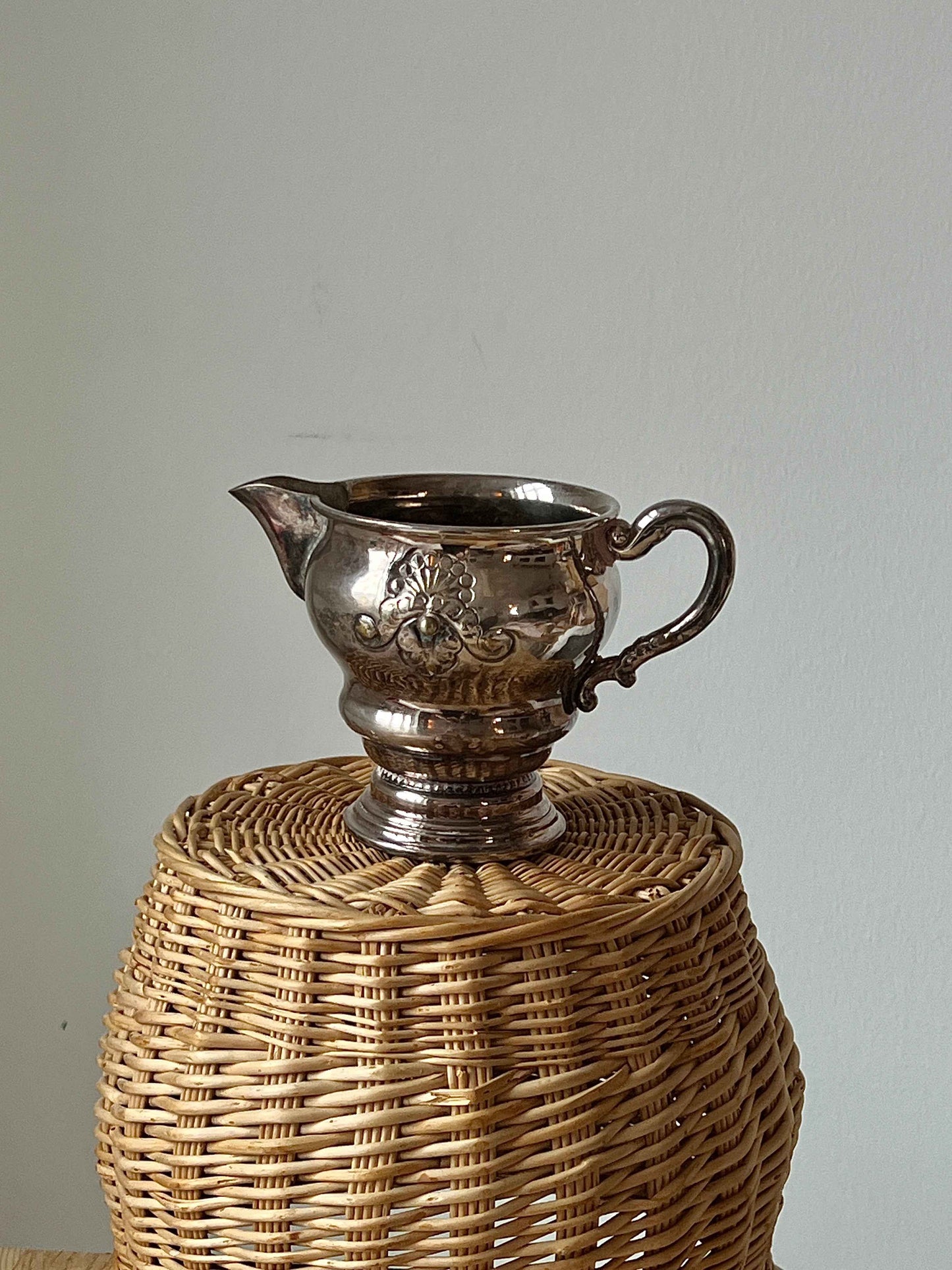 Mælkekande i pletsølv