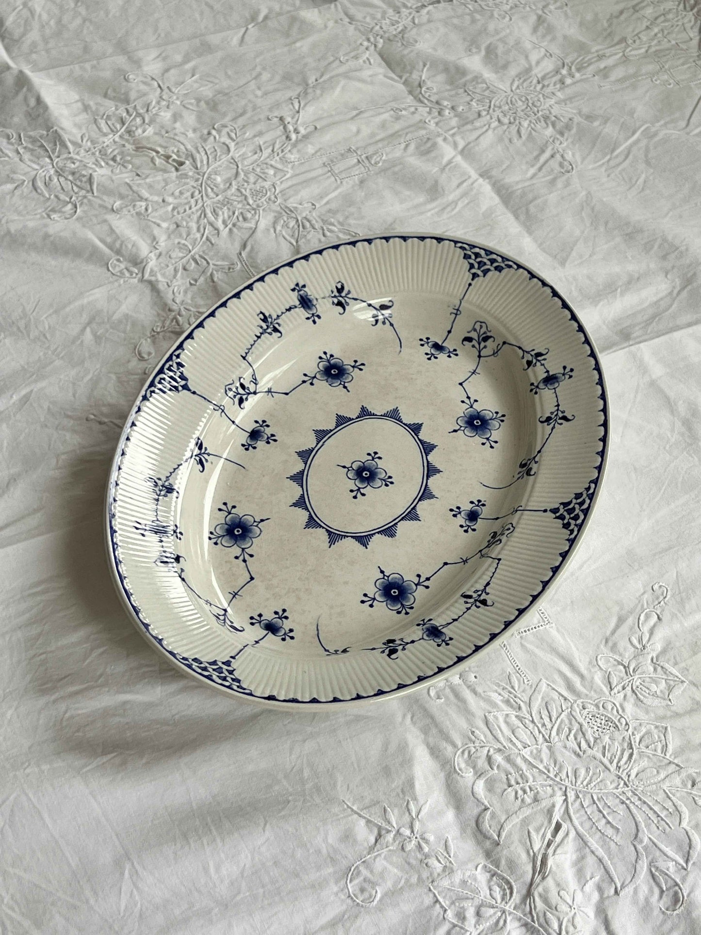 Vintage Gustavsberg Fad “Alba” – Svensk Keramik (37x26,5 cm)