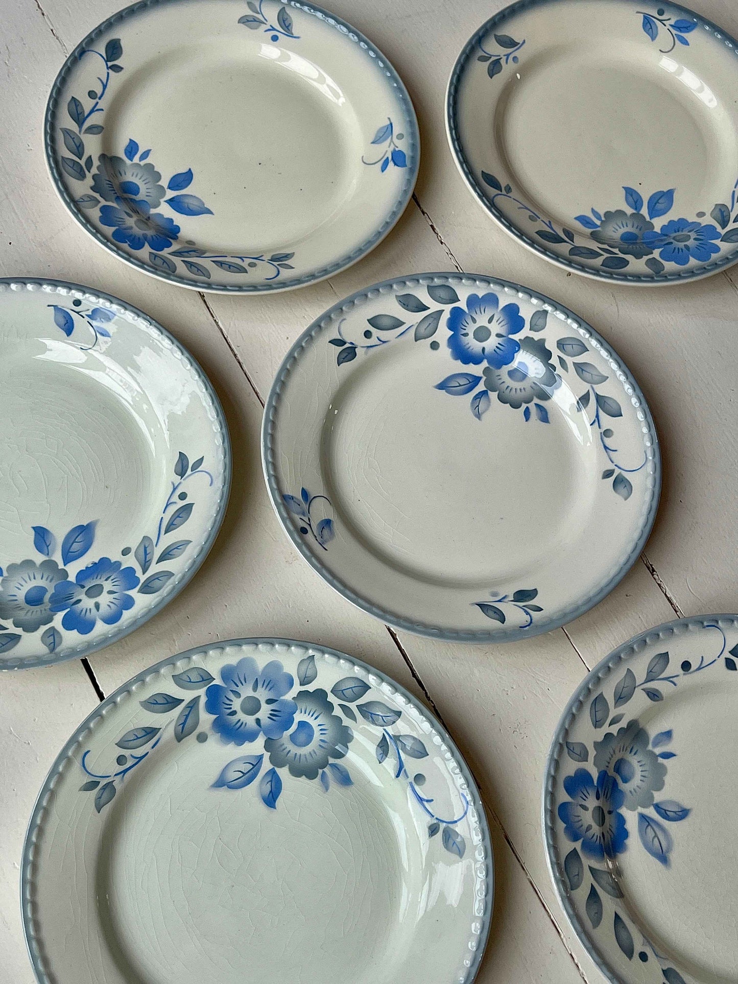 Fajance middagstallerkener