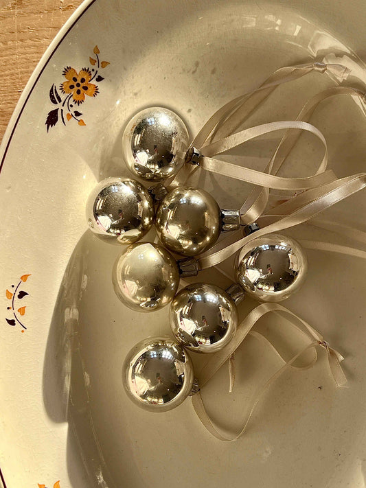 Franske vintage julekugler i sølv – Ø5 cm