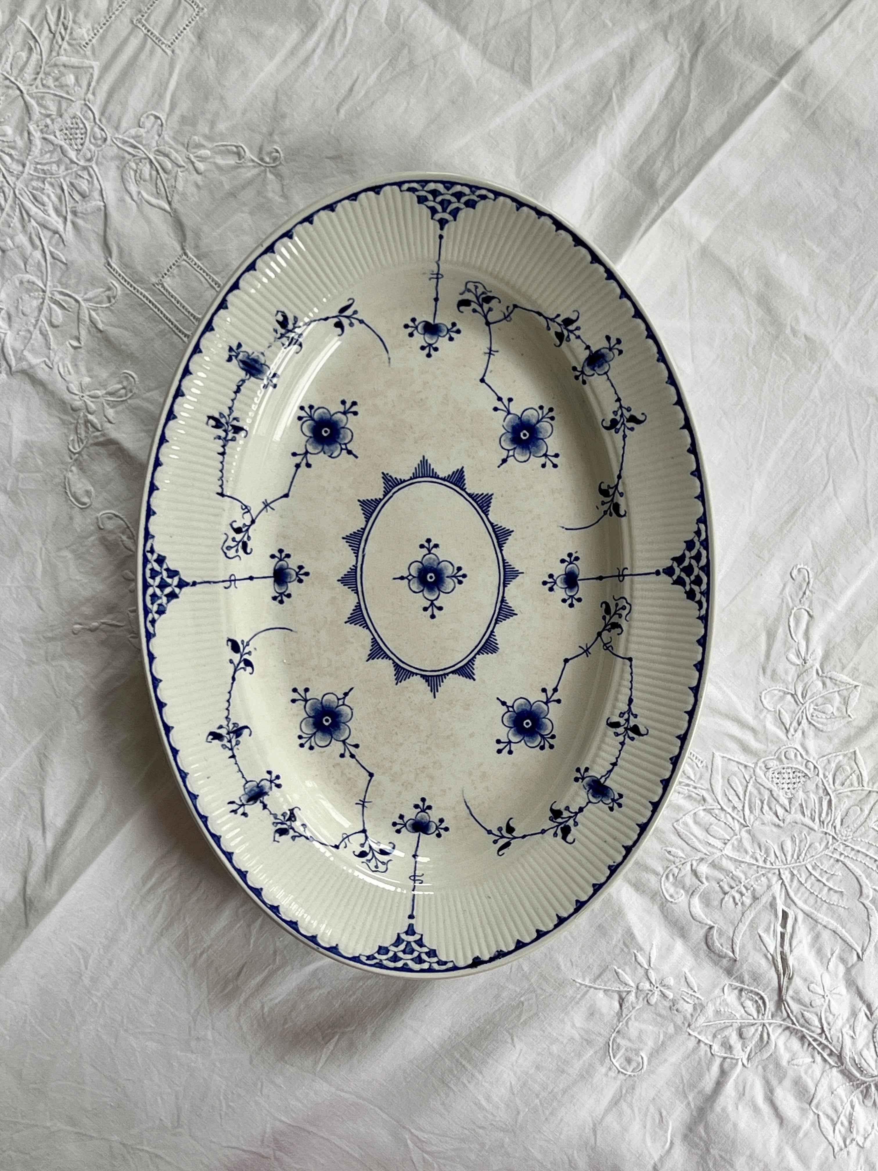 Vintage Gustavsberg Fad “Alba” – Svensk Keramik (37x26,5 cm)