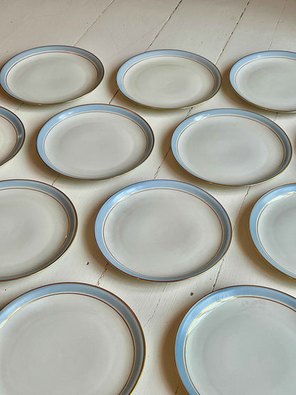 Frokosttallerkener med lyseblå kant