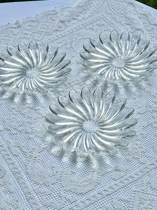 Glastallerkener i swirl motiv, Ø21