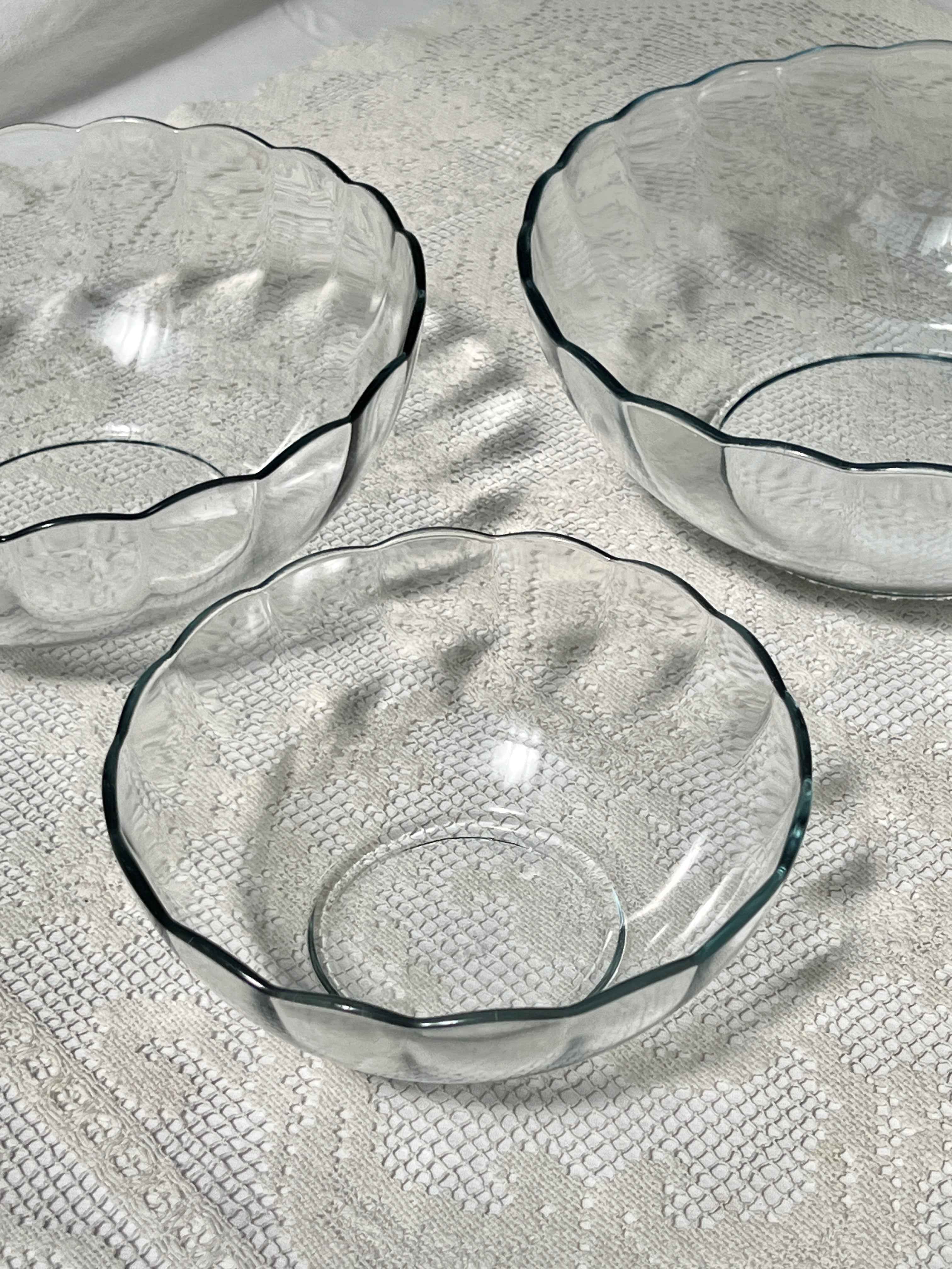 Stor brasiliensk glasskål med bølgende glas, Ø25 H10