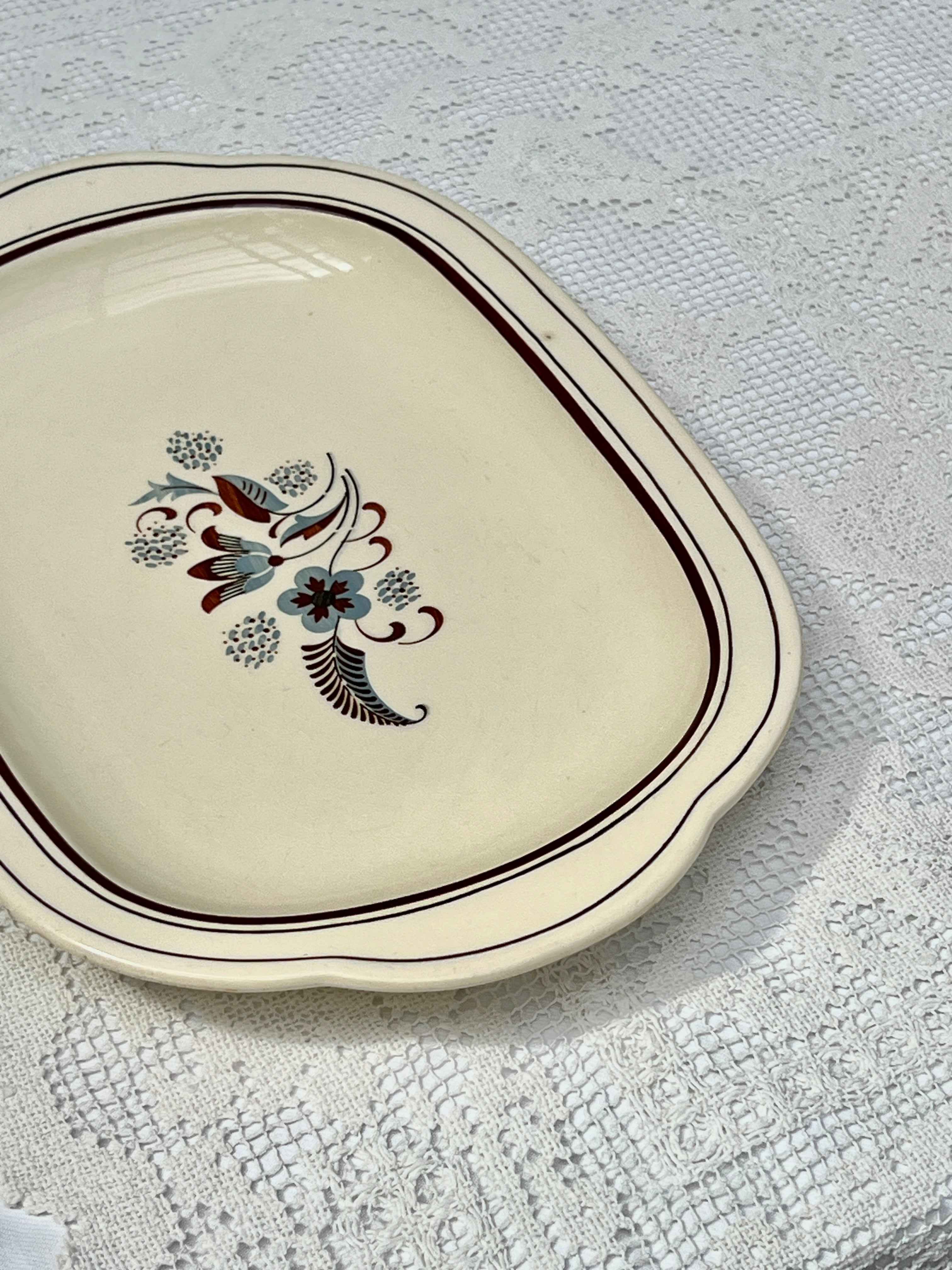Vintage porcelænsfad, råhvid med brunt blomstermotiv, L22,5 B32,5
