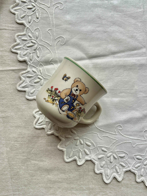 Børnekrus i keramik med bamsemotiv