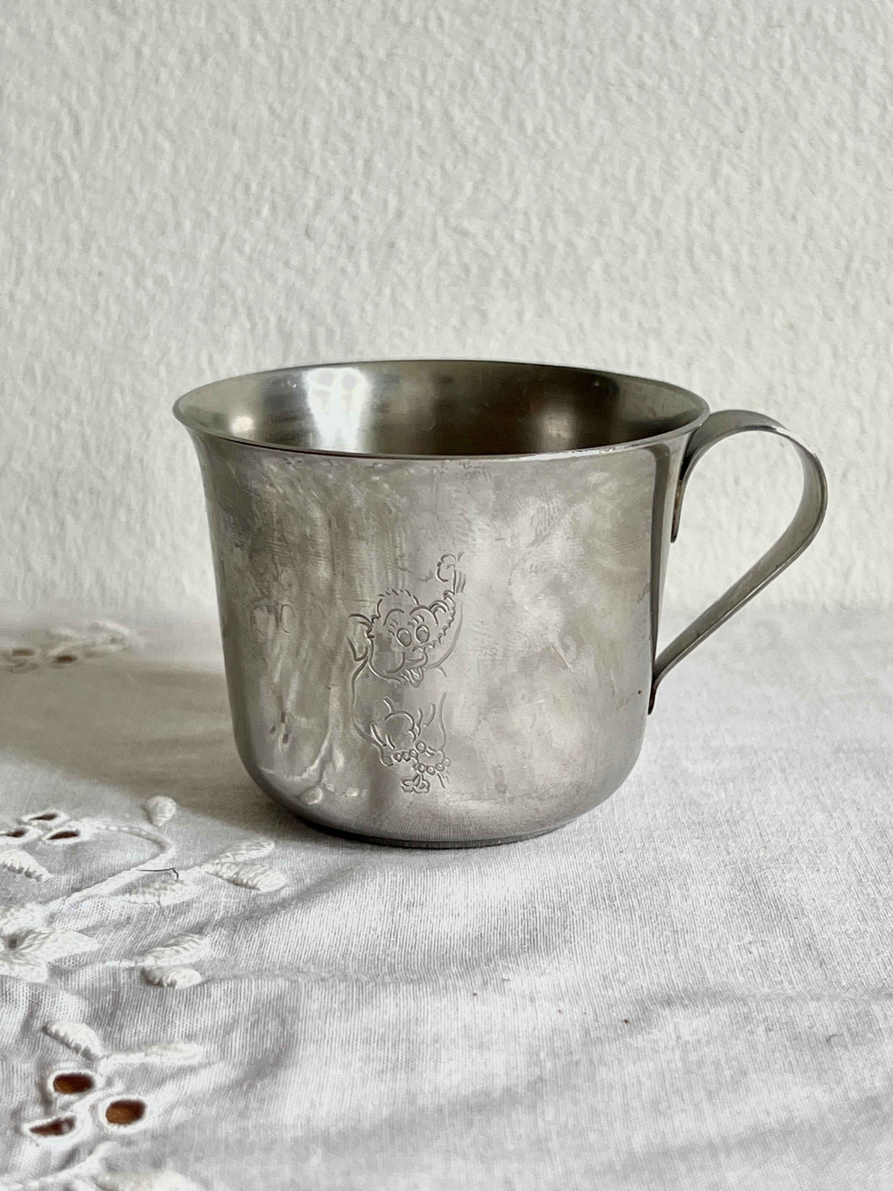 Børnekop i stål med elefantmotiv H6 × Ø7 cm