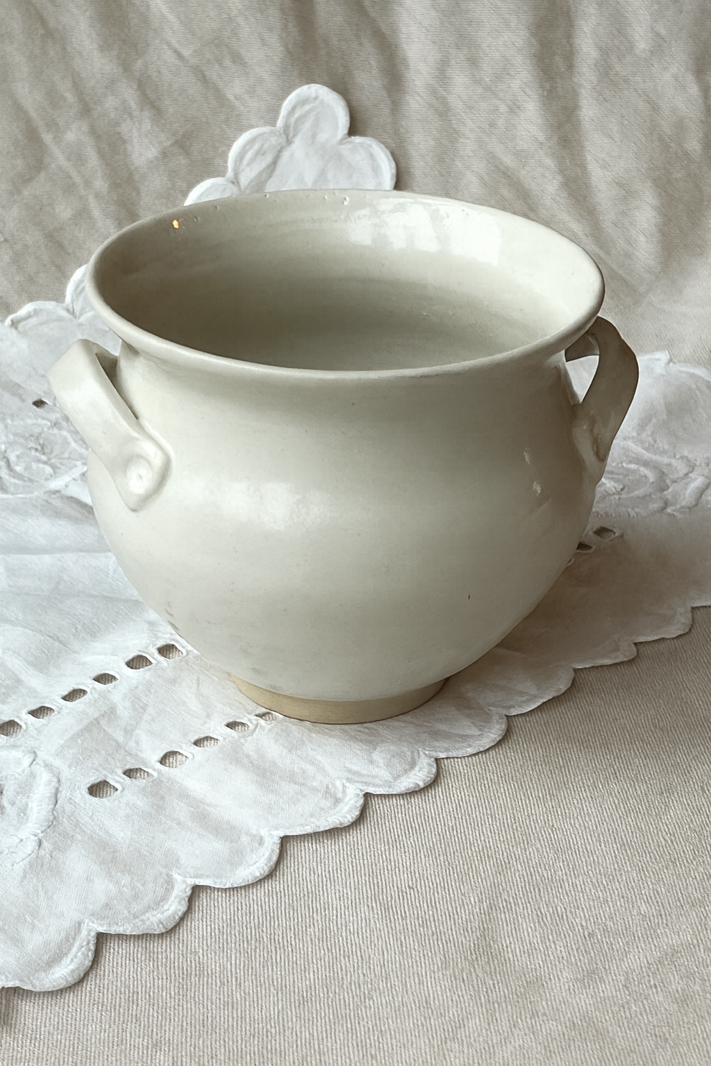 Keramikkrukke med dobbelthanke