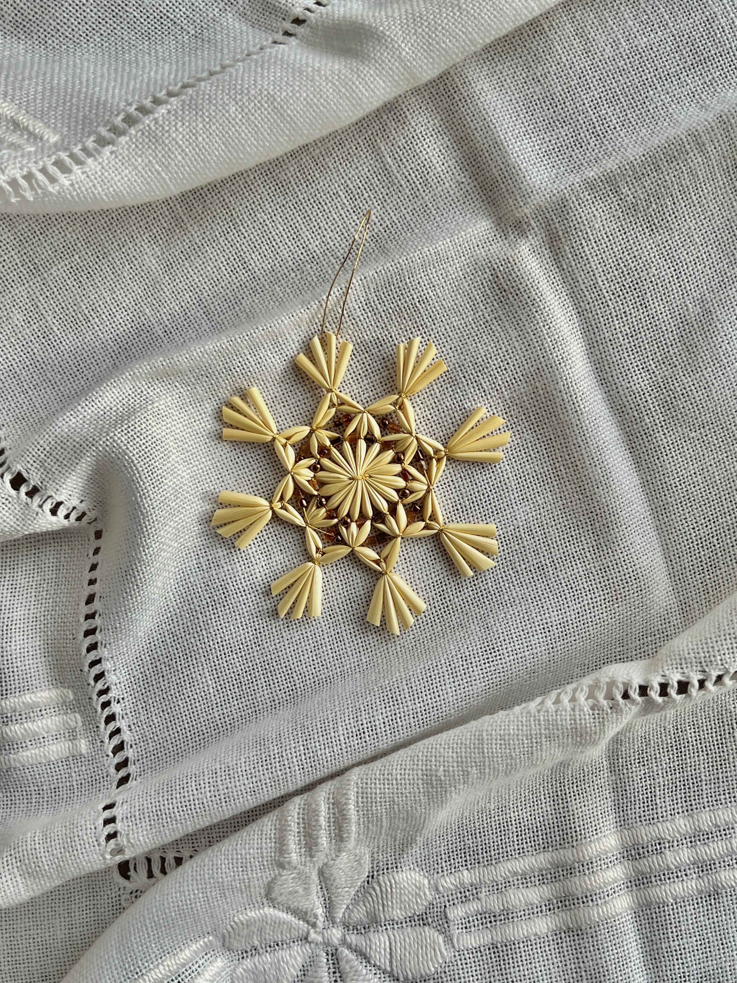 Halmstjerne med perler Ø8 cm