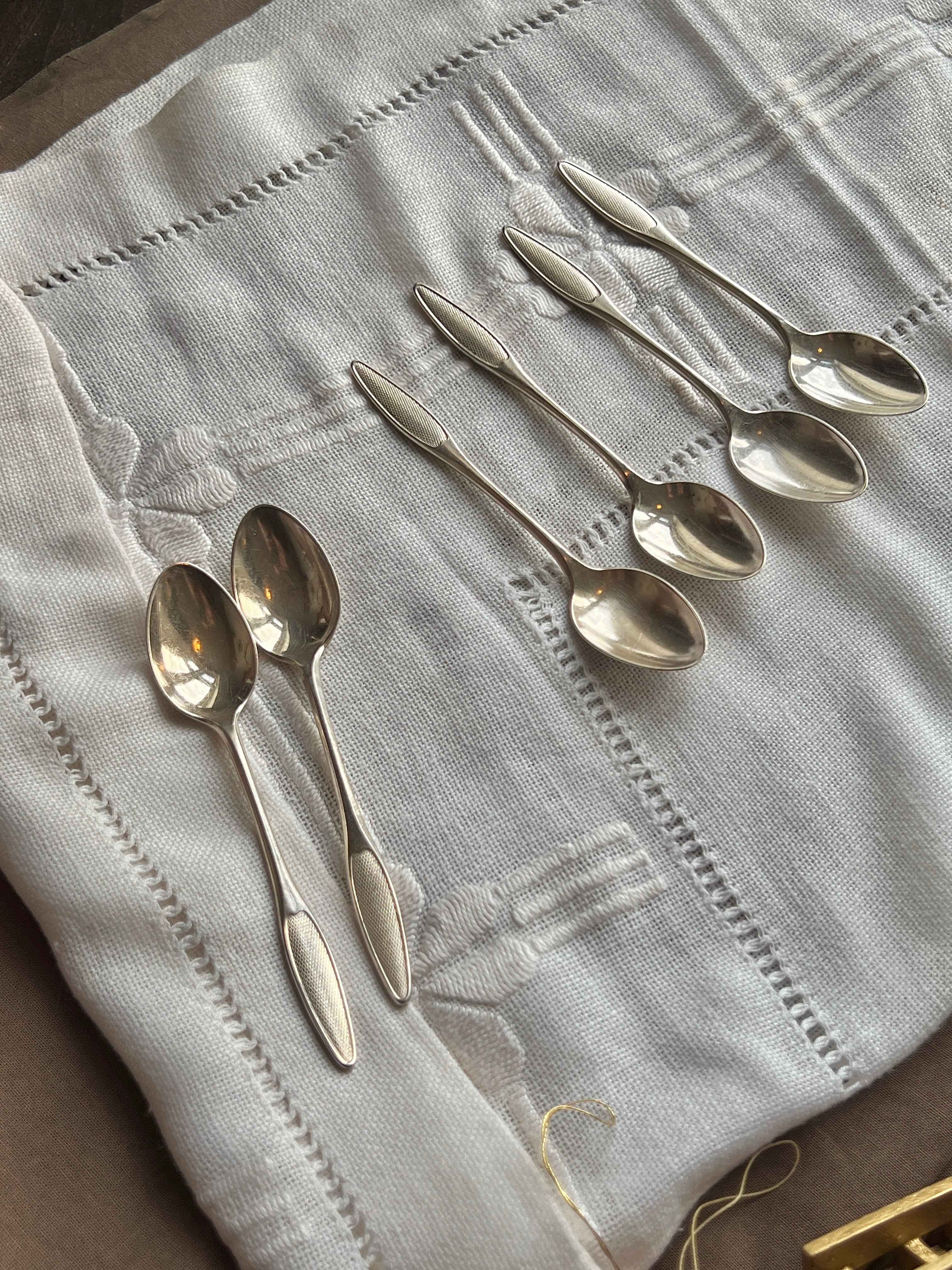 Frigast “Kongelys” teskeer i pletsølv – 7 stk