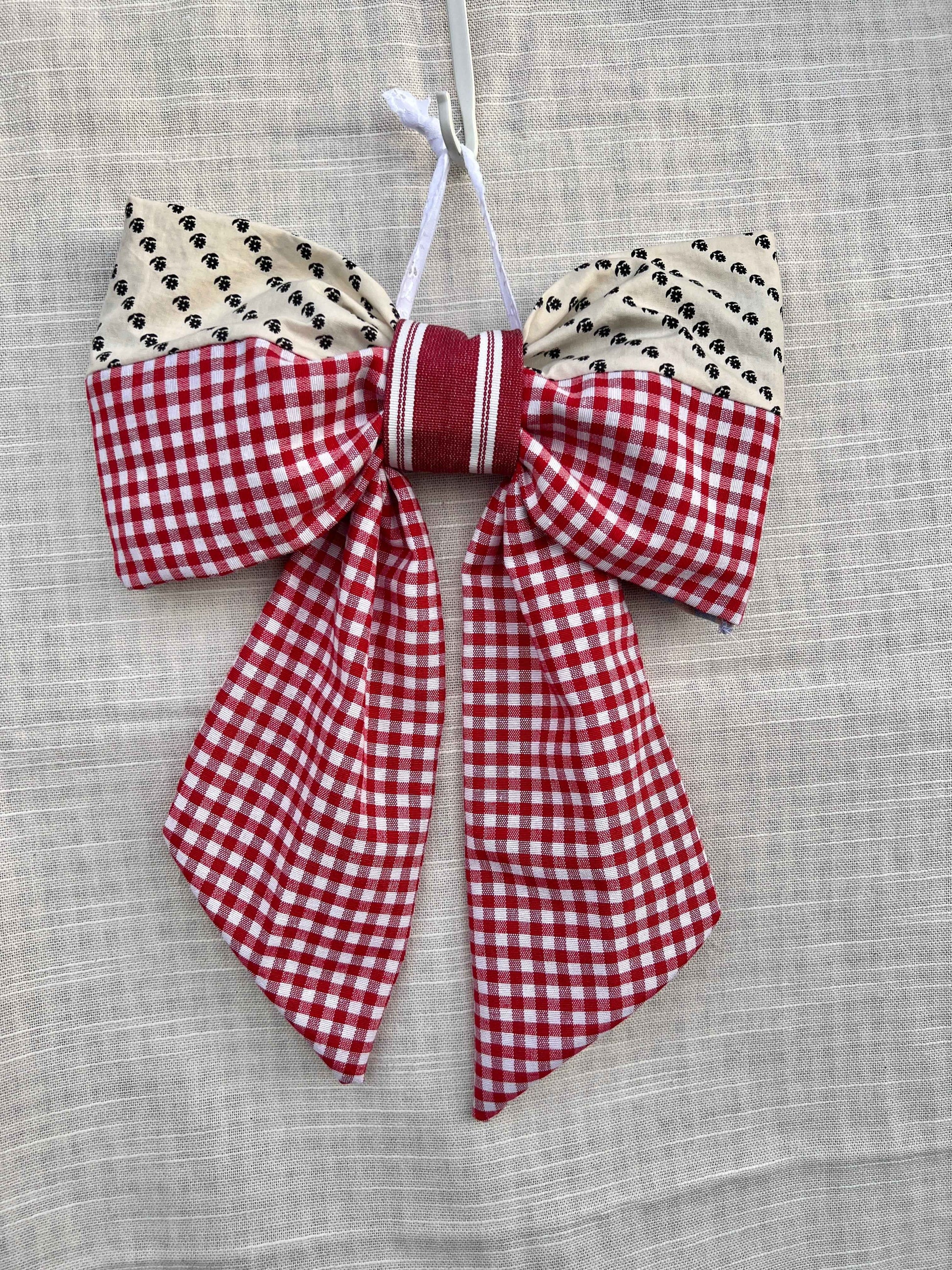 BUBBI BOW - sløjfe i vintage tekstil - tilføj navn eller motiv