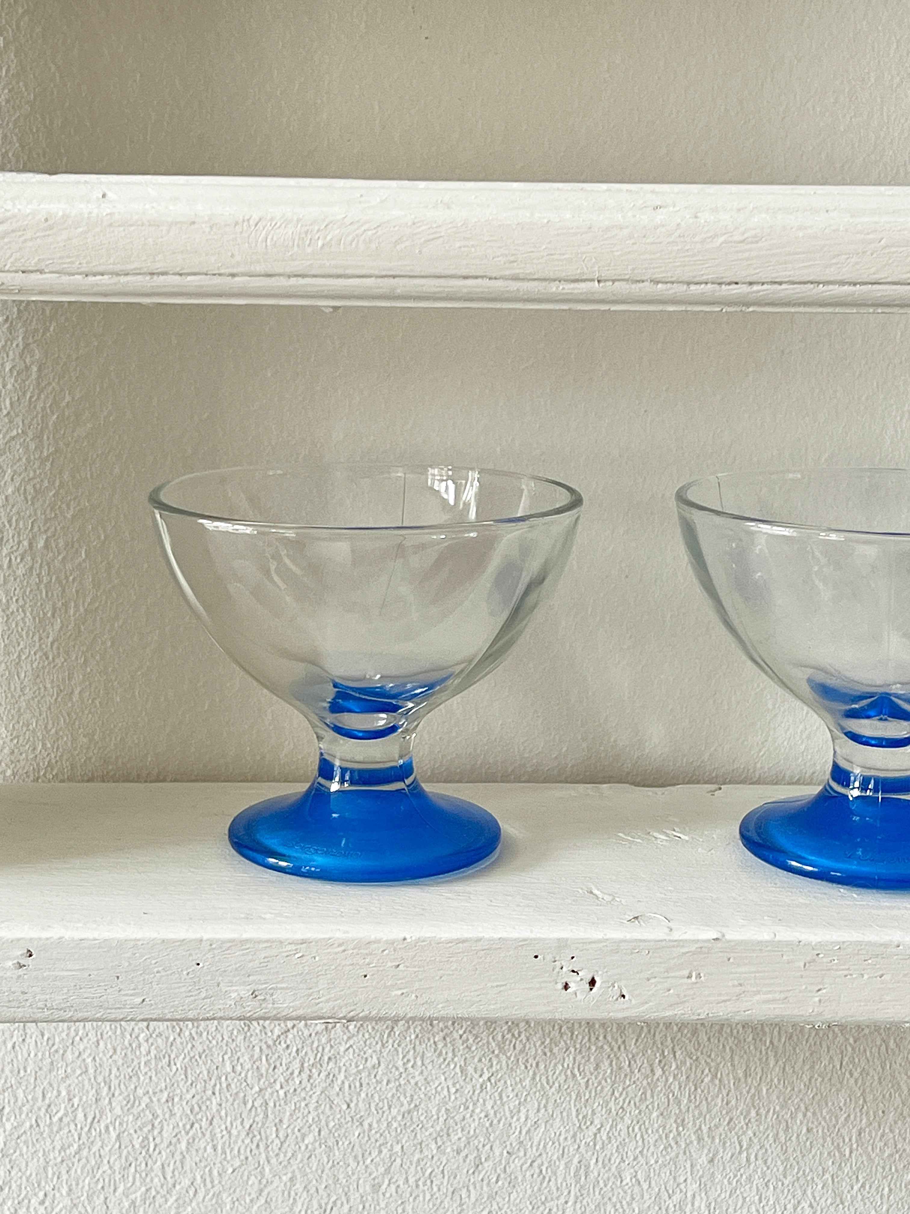 Vintage Borgonova glas skåle med blå fod · H9 × Ø10 cm