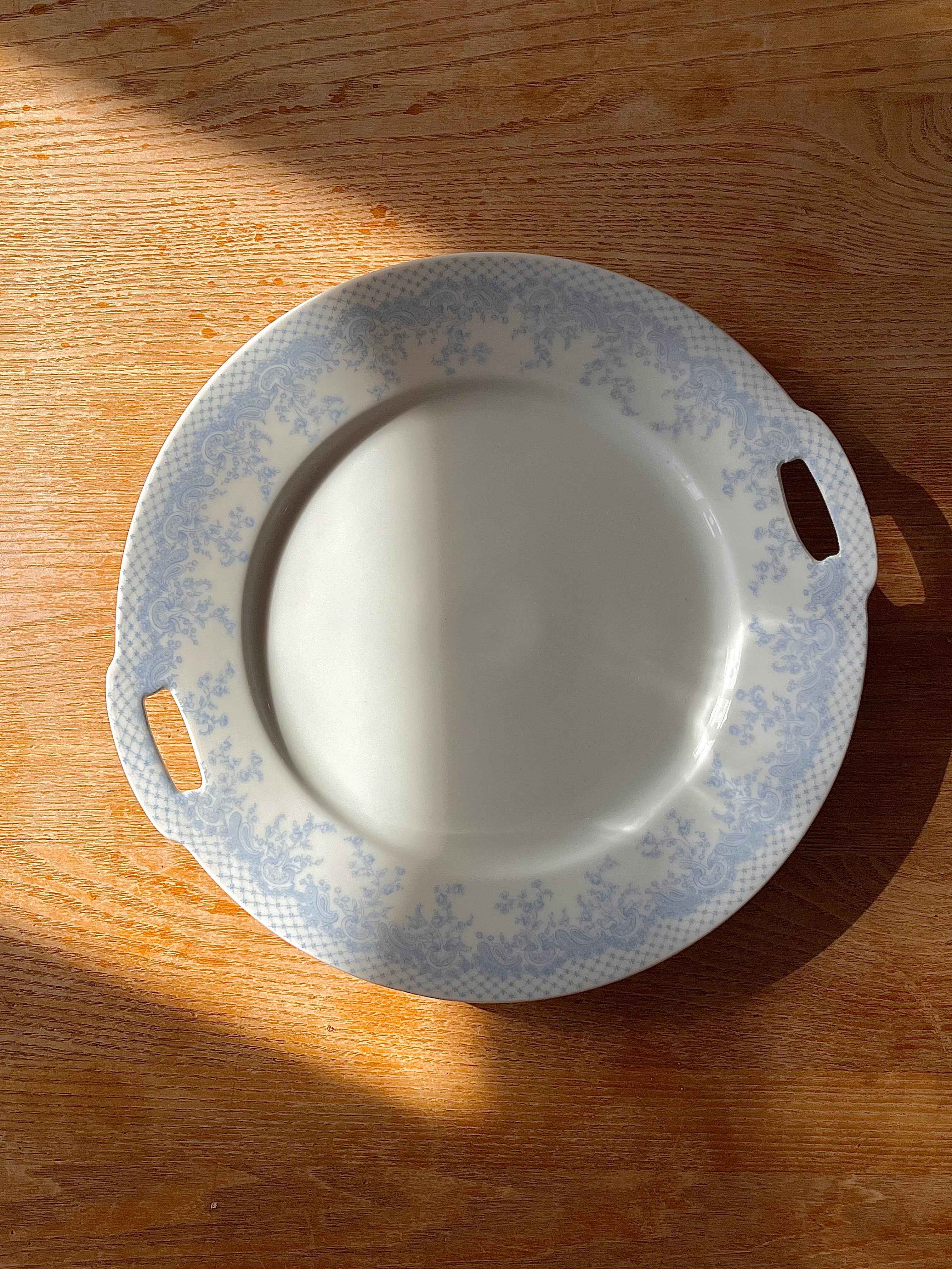 Bavaria serveringsfad med lyseblå bort og hanke Ø25