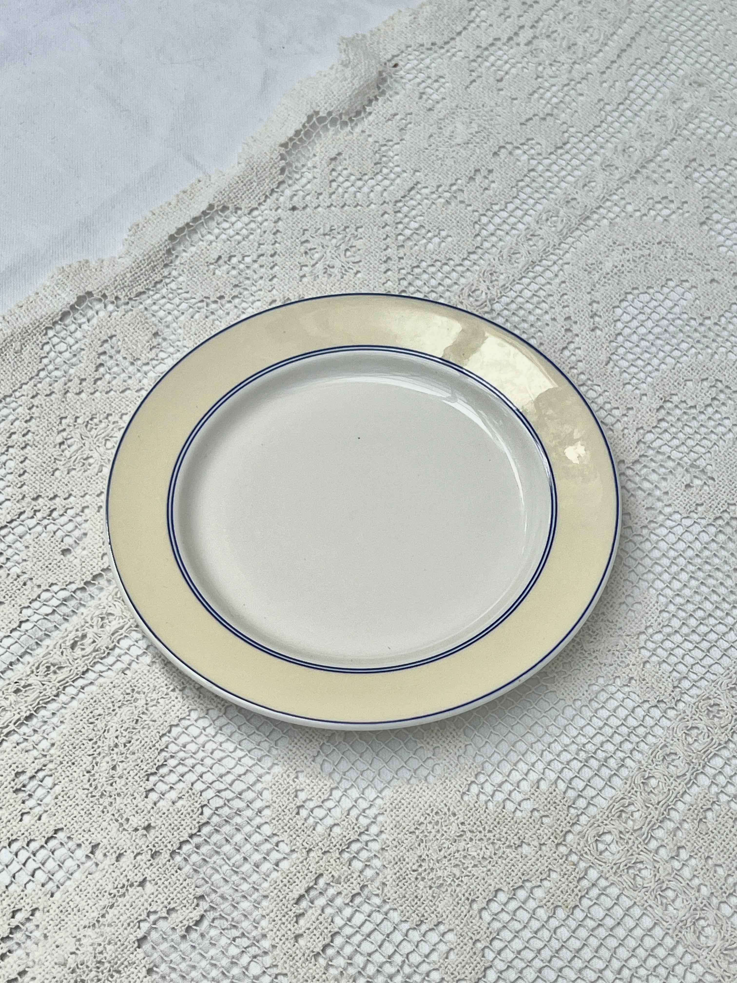 Enkelt frokosttallerken med lysegul kant, Villeroy & Boch, Ø19,5