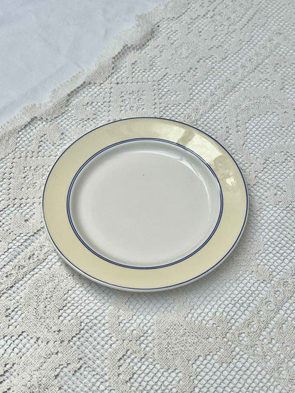 Enkelt frokosttallerken med lysegul kant, Villeroy & Boch, Ø19,5