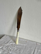 Kagekniv med perlemorsskaft