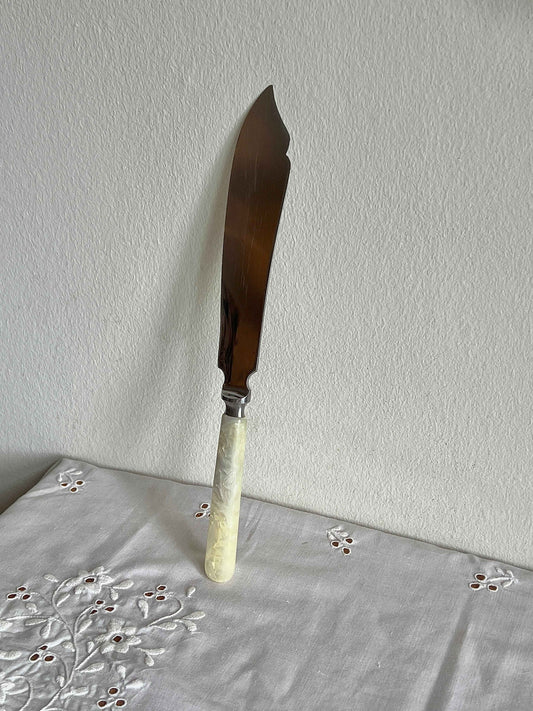 Kagekniv med perlemorsskaft