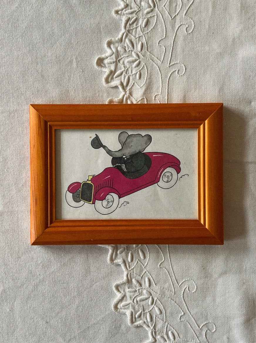 Babar illustration i træramme - rød bil