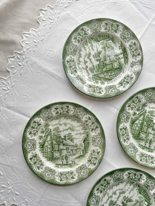 Kagetallerkener i grøn transferware fra England