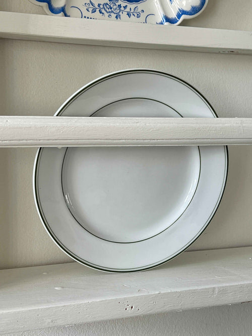 3 vintage frokosttallerkener med grøn kant · Ø20 cm (én med lille skår)