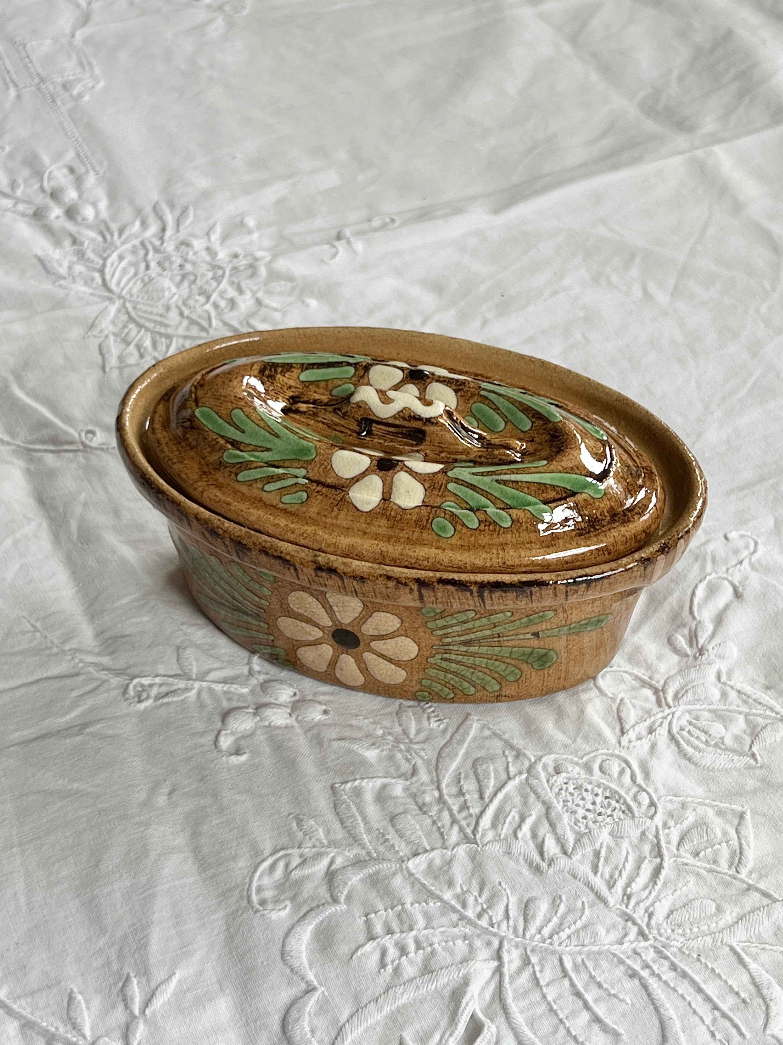 Fransk Håndmalet Krukke med Låg – Vintage Dekoration (15x9,5x7,5 cm)