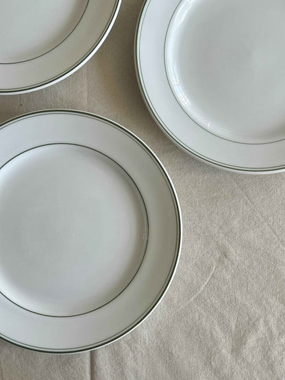 3 vintage frokosttallerkener med grøn kant · Ø20 cm (én med lille skår)