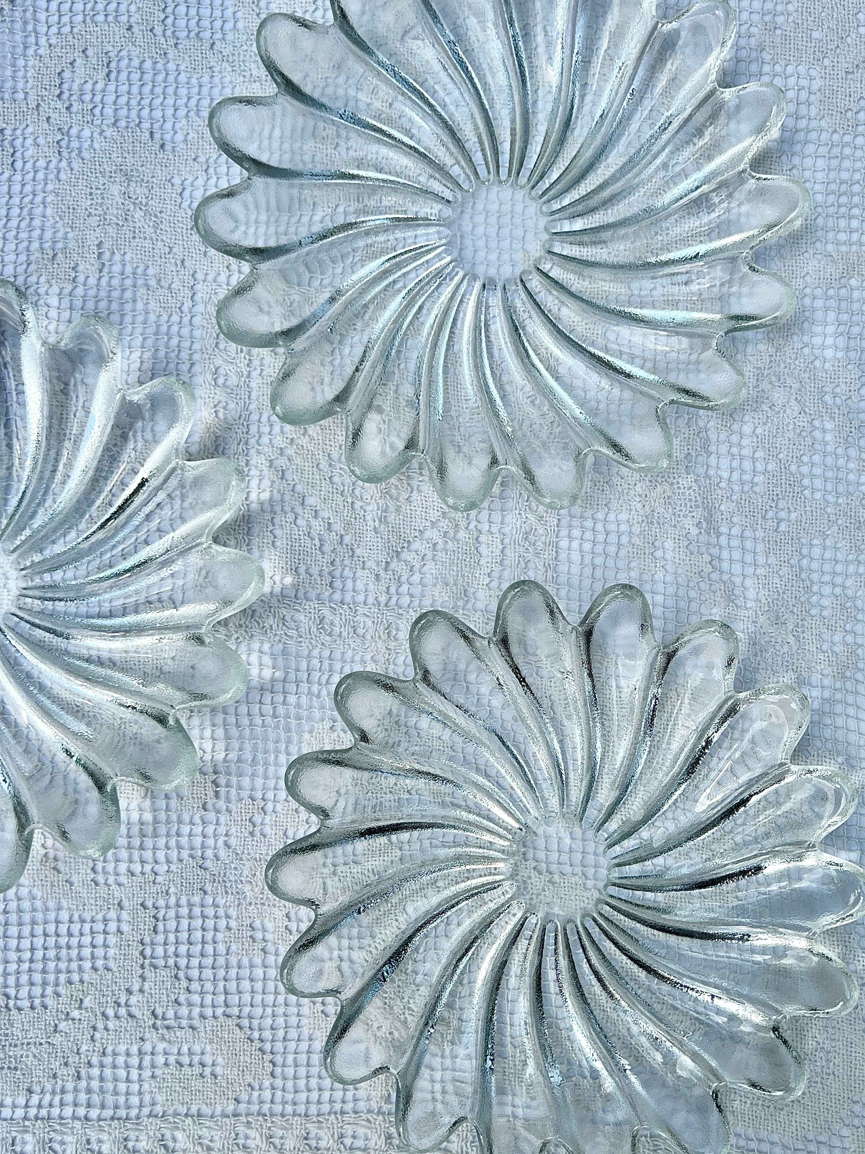 Glastallerkener i swirl motiv, Ø21