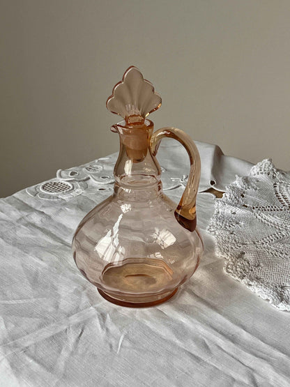Vintage mundblæst karaffel i rosa glas med prop · H22 x B12 cm