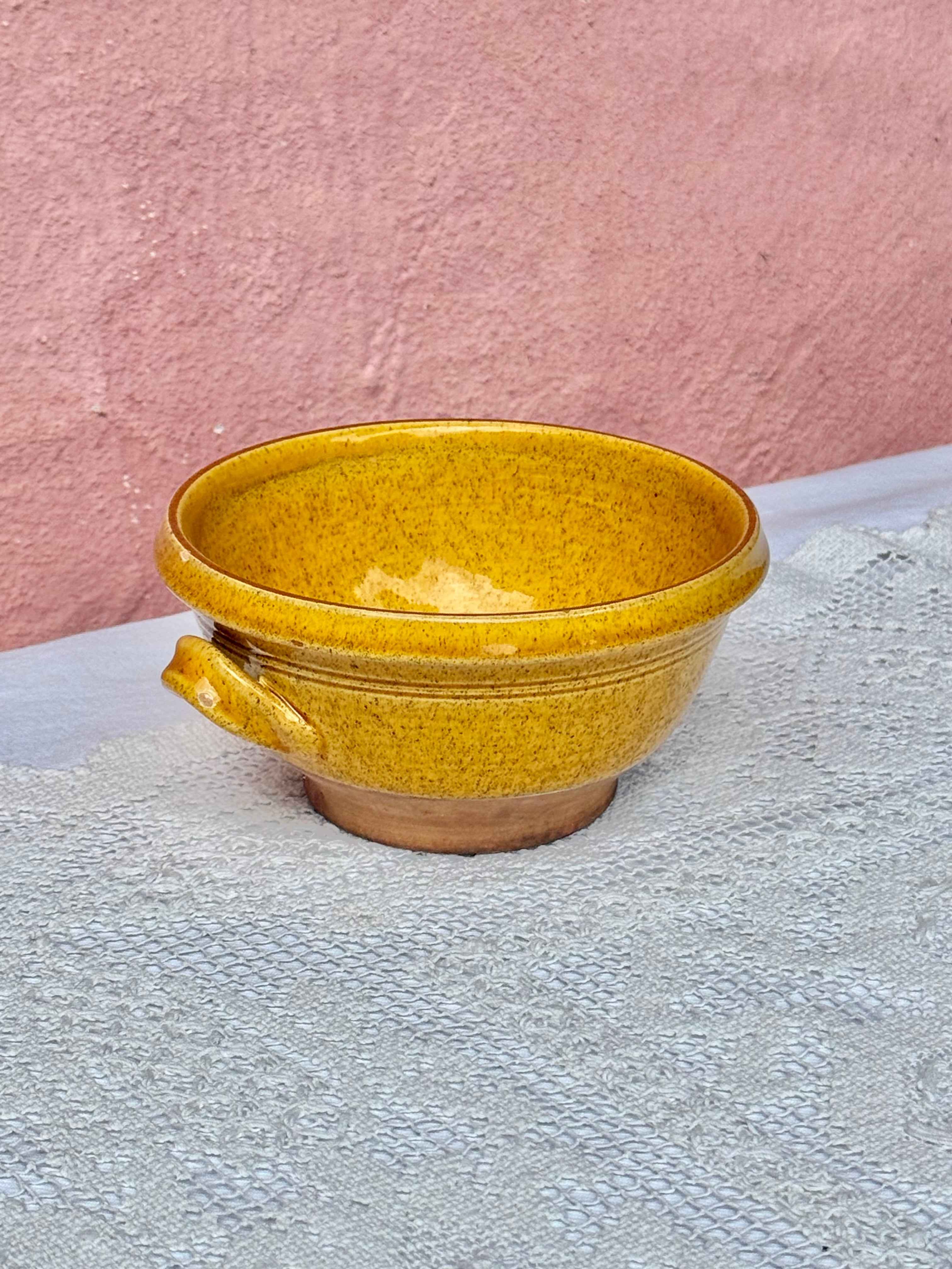 Vintage keramikskål med sennepsgul glasur