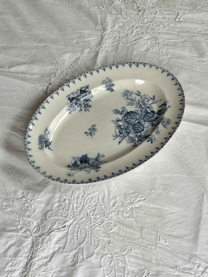 Fransk Vintage Fad “Flore” – Elegant Porcelæn (34,5x26,5 cm)