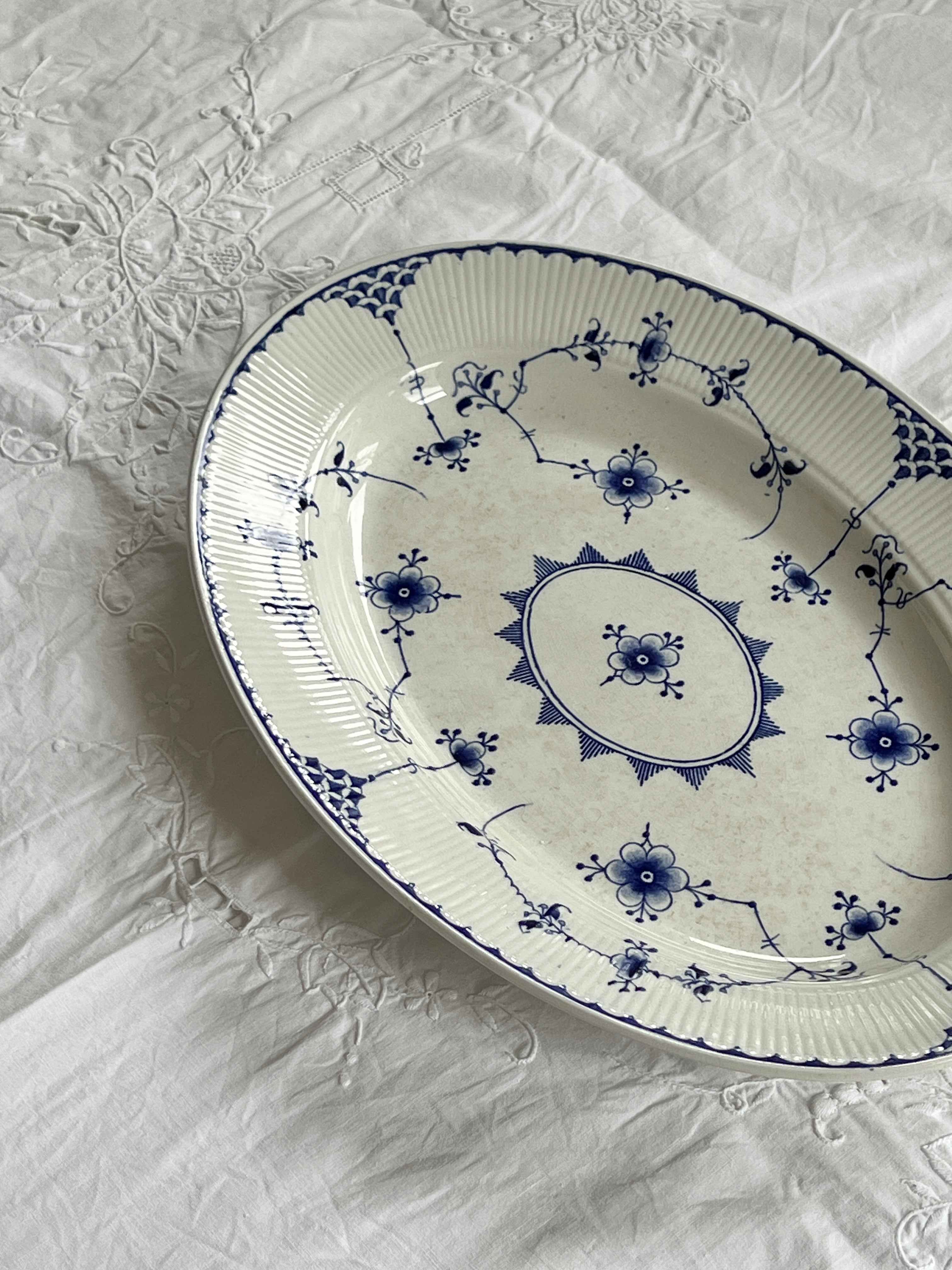 Vintage Gustavsberg Fad “Alba” – Svensk Keramik (37x26,5 cm)
