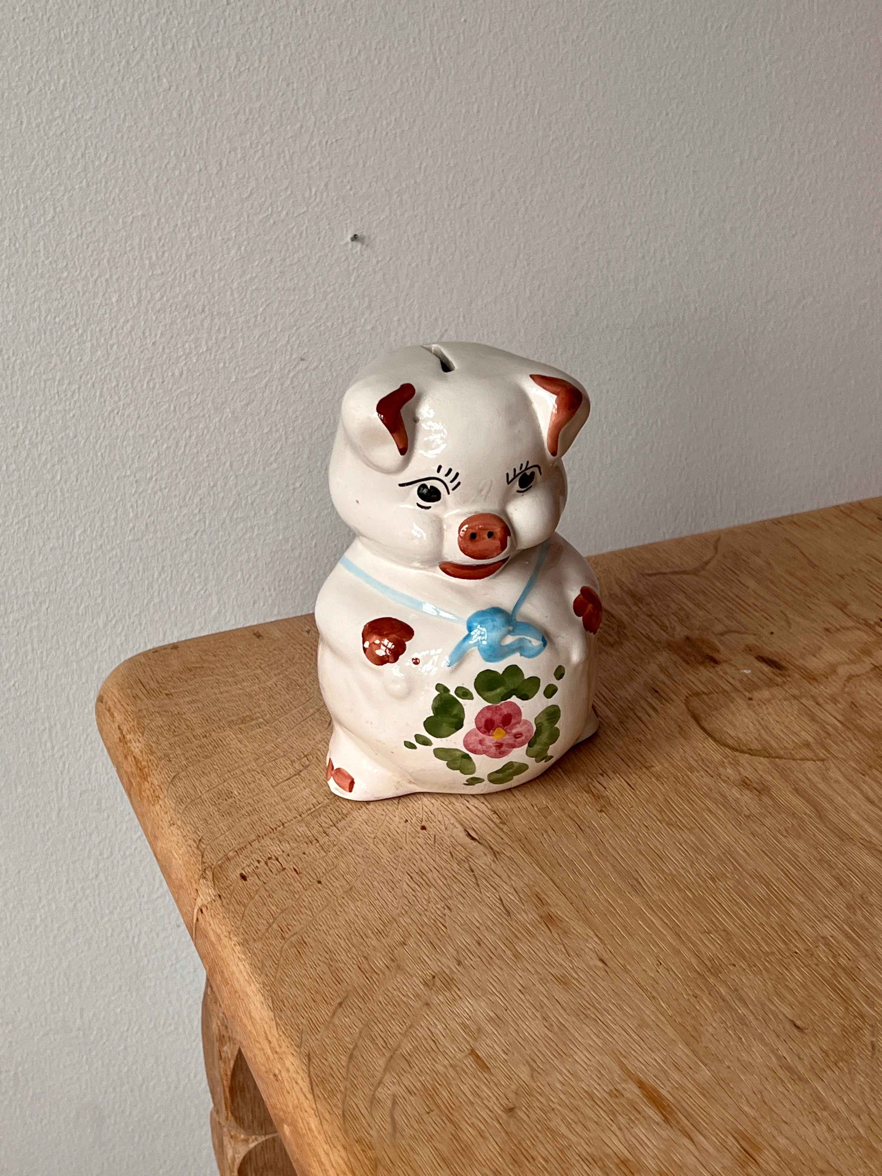 Sparegris med fin struttende mave