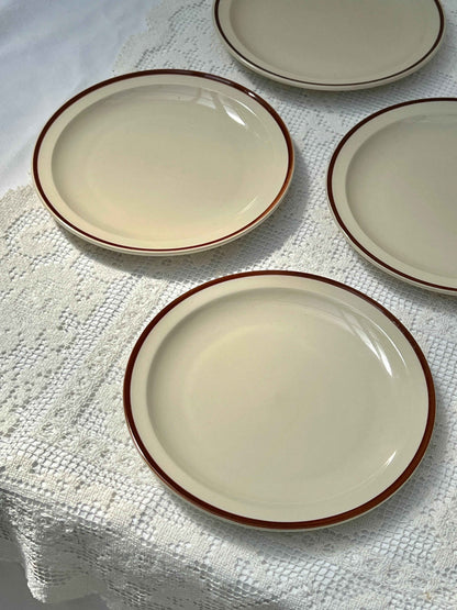 Frokosttallerkener, råhvide med brun kant Ø19,5