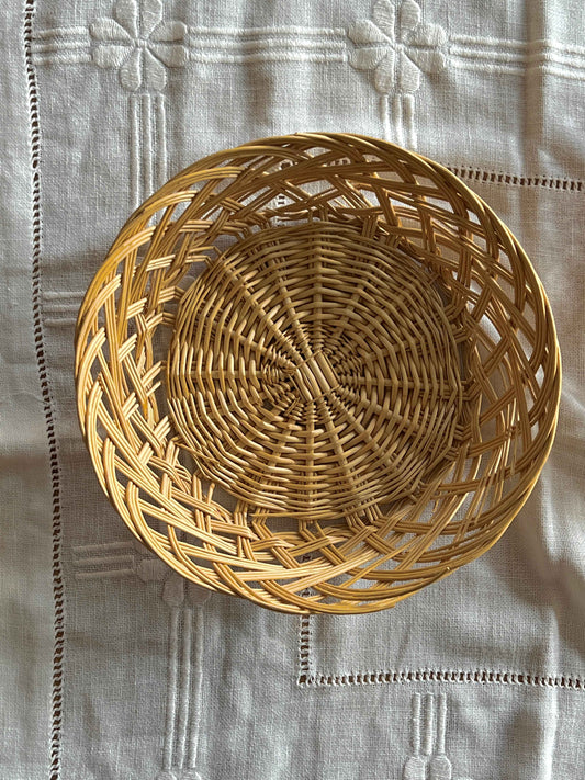 Flettet kurv i rattan Ø25