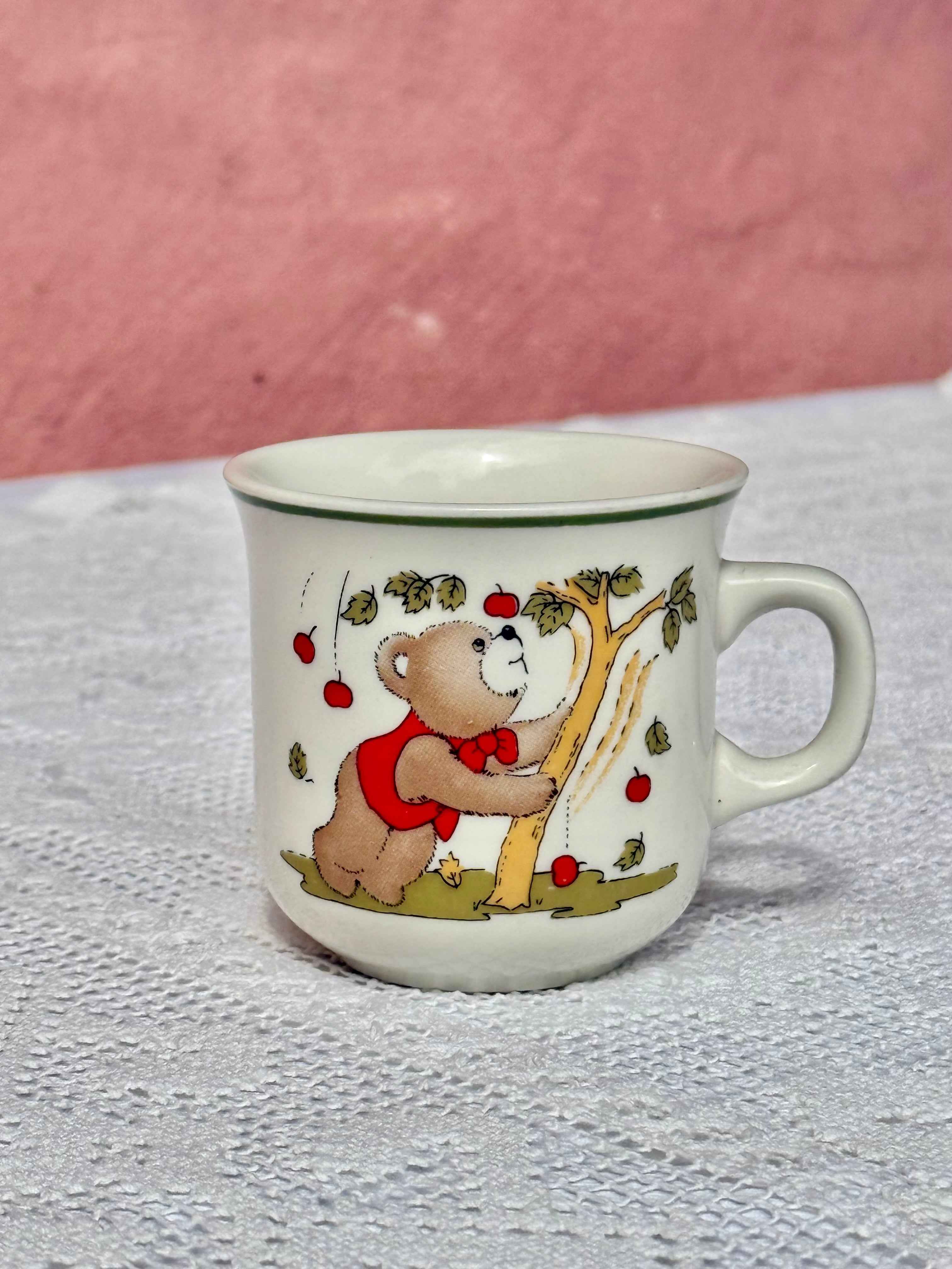 Italiensk børnekop i porcelæn, bamsemotiv
