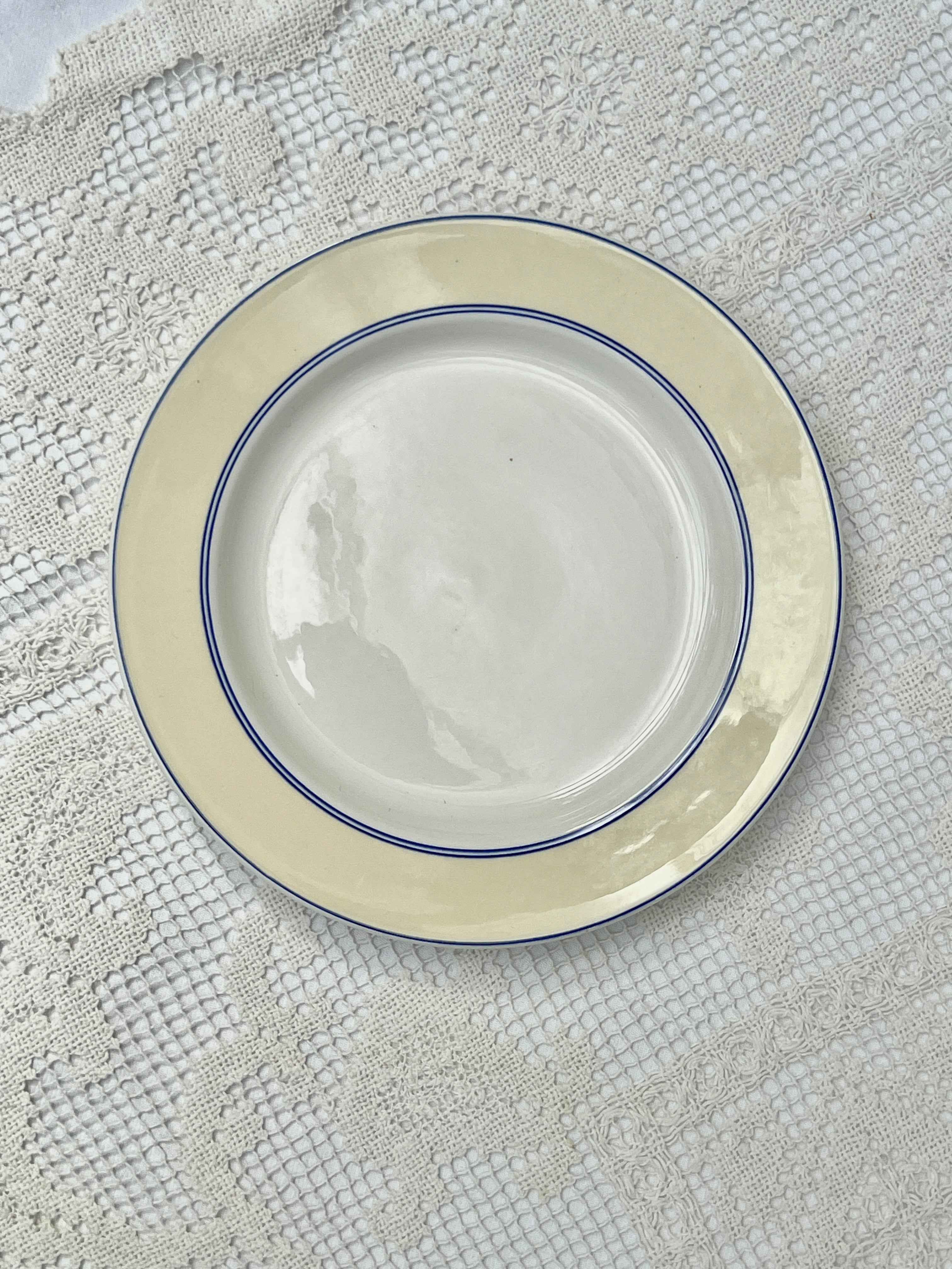 Enkelt frokosttallerken med lysegul kant, Villeroy & Boch, Ø19,5