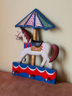 Vintage knagerække med karrusel hest i håndmalet træ