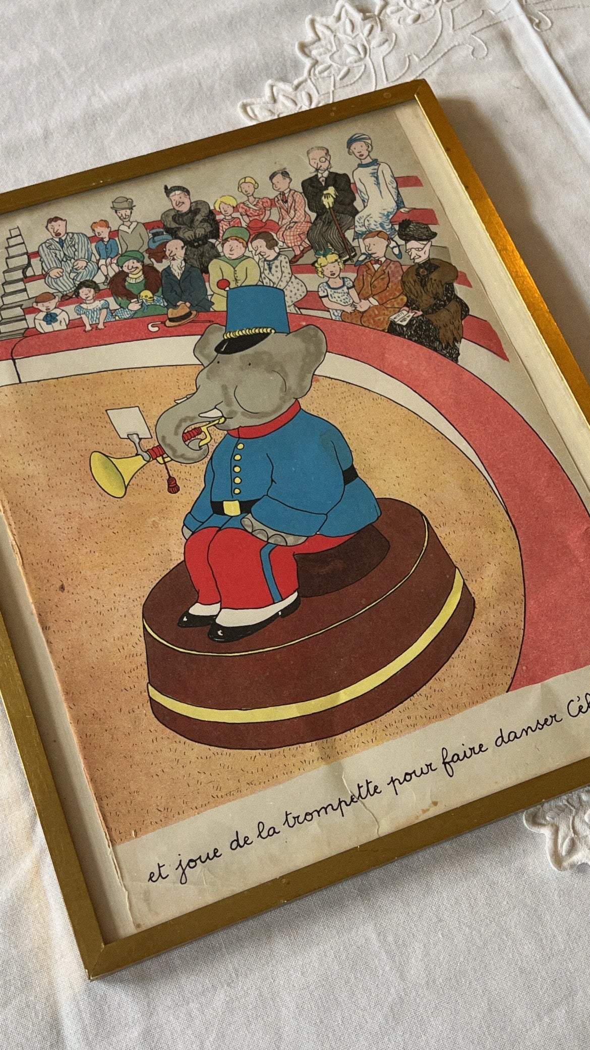 Babar illustration i træramme – cirkusmotiv