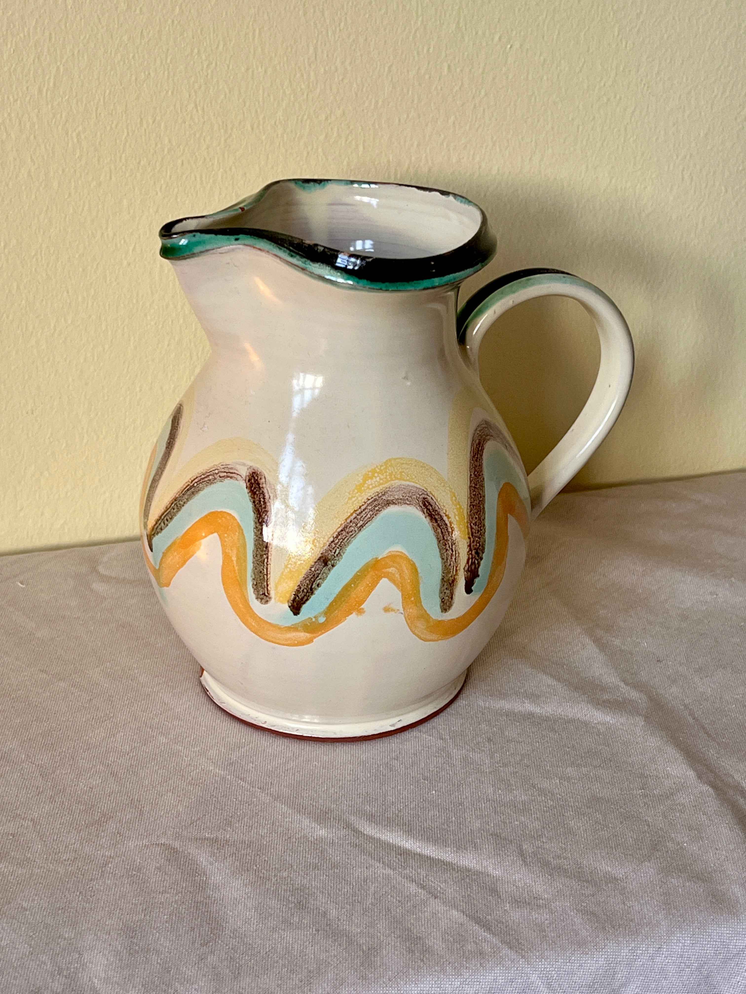 Stor håndmalet keramisk kande