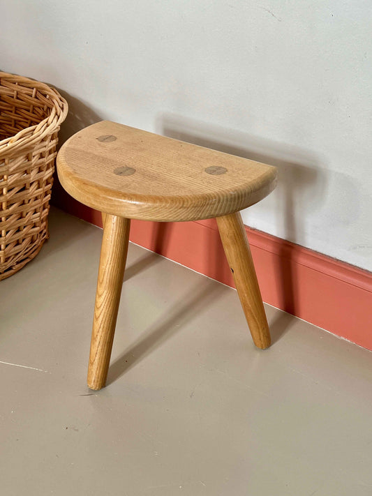 Skammel i træ H29 × B29 × D18,5 cm