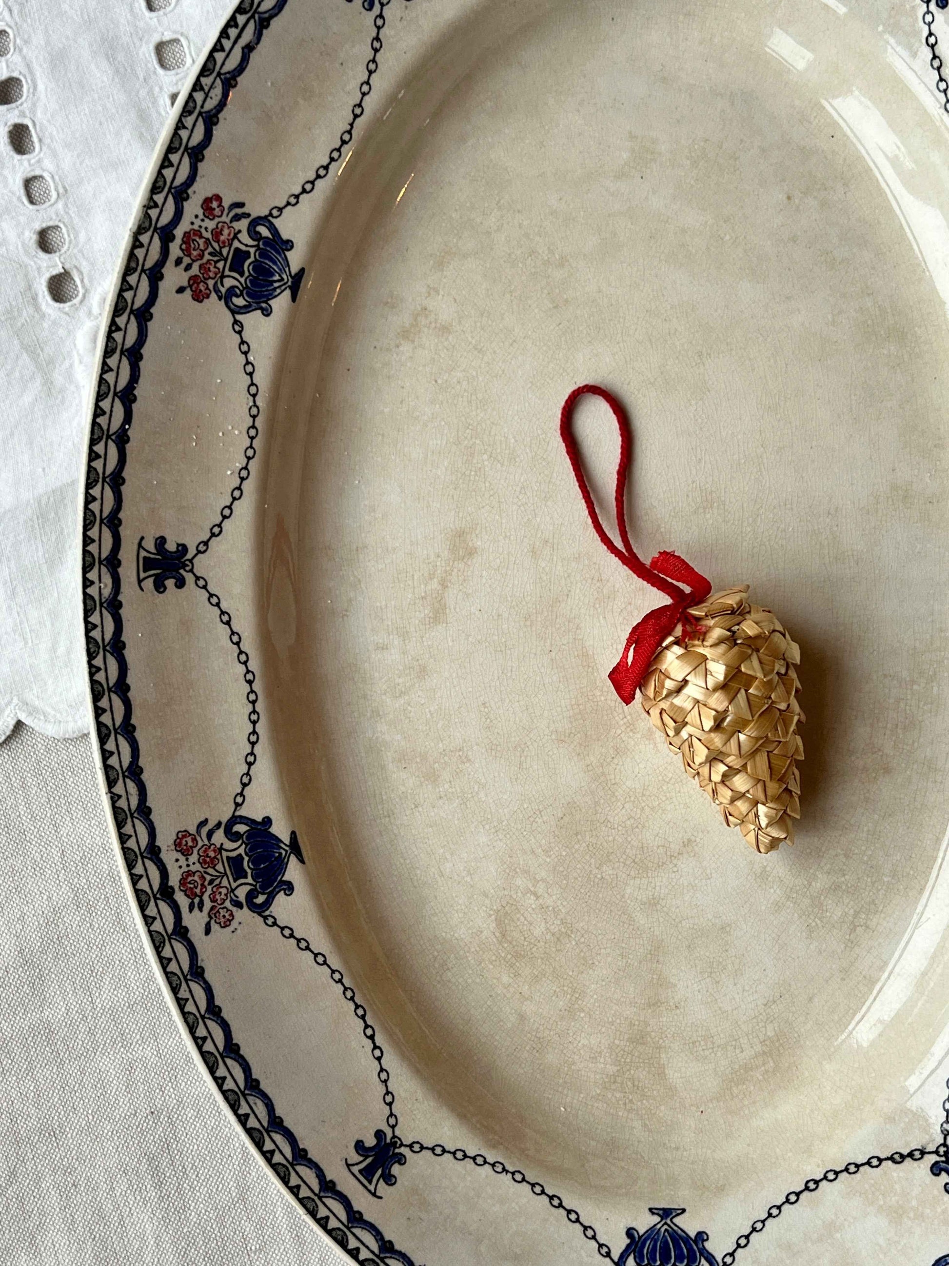 Halmflettet julekoglenisse – lille ornament