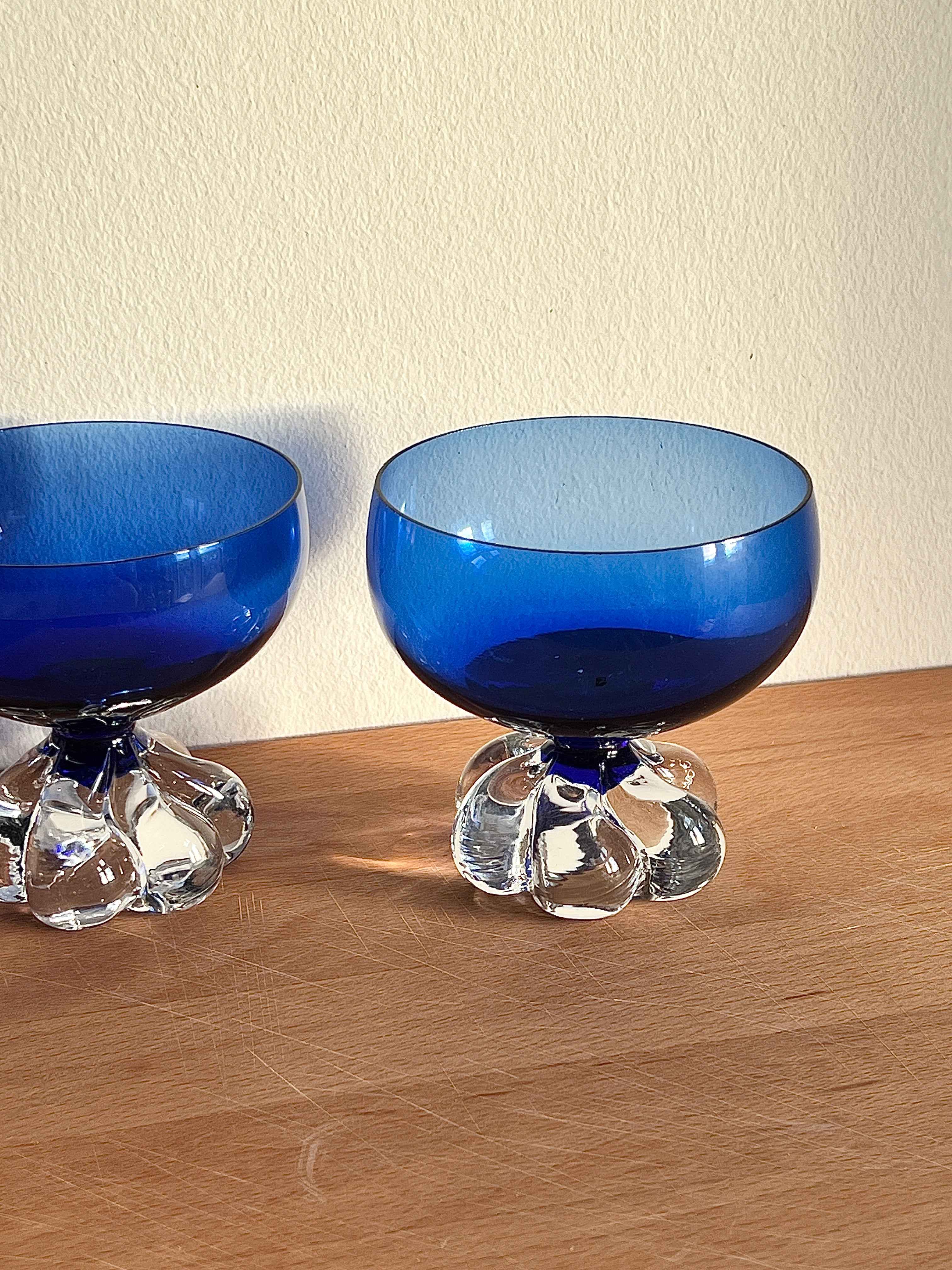 Blå glasskåle