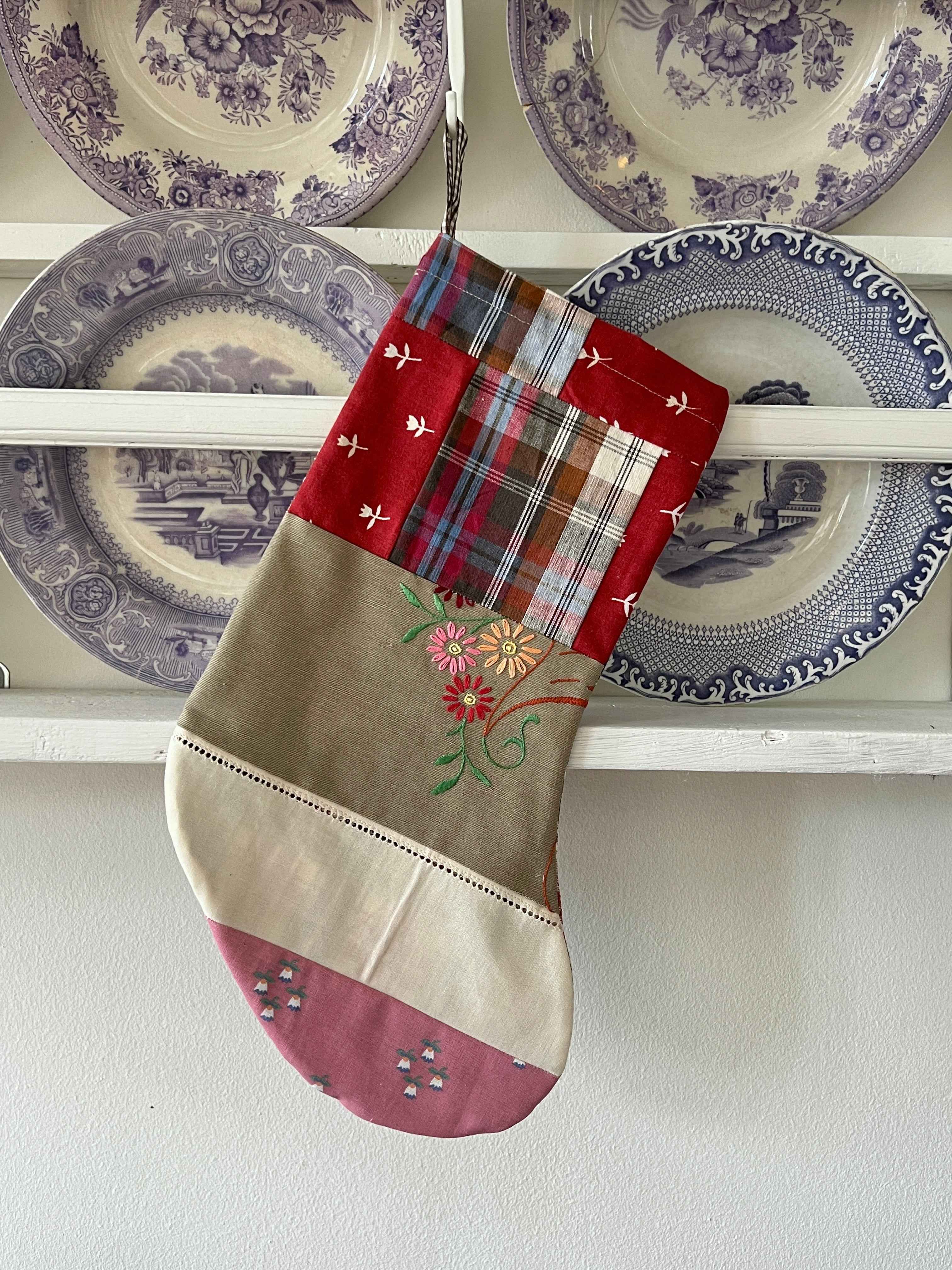 One of a kind julestrømpe af vintage tekstiler - tilføj navn og motiv