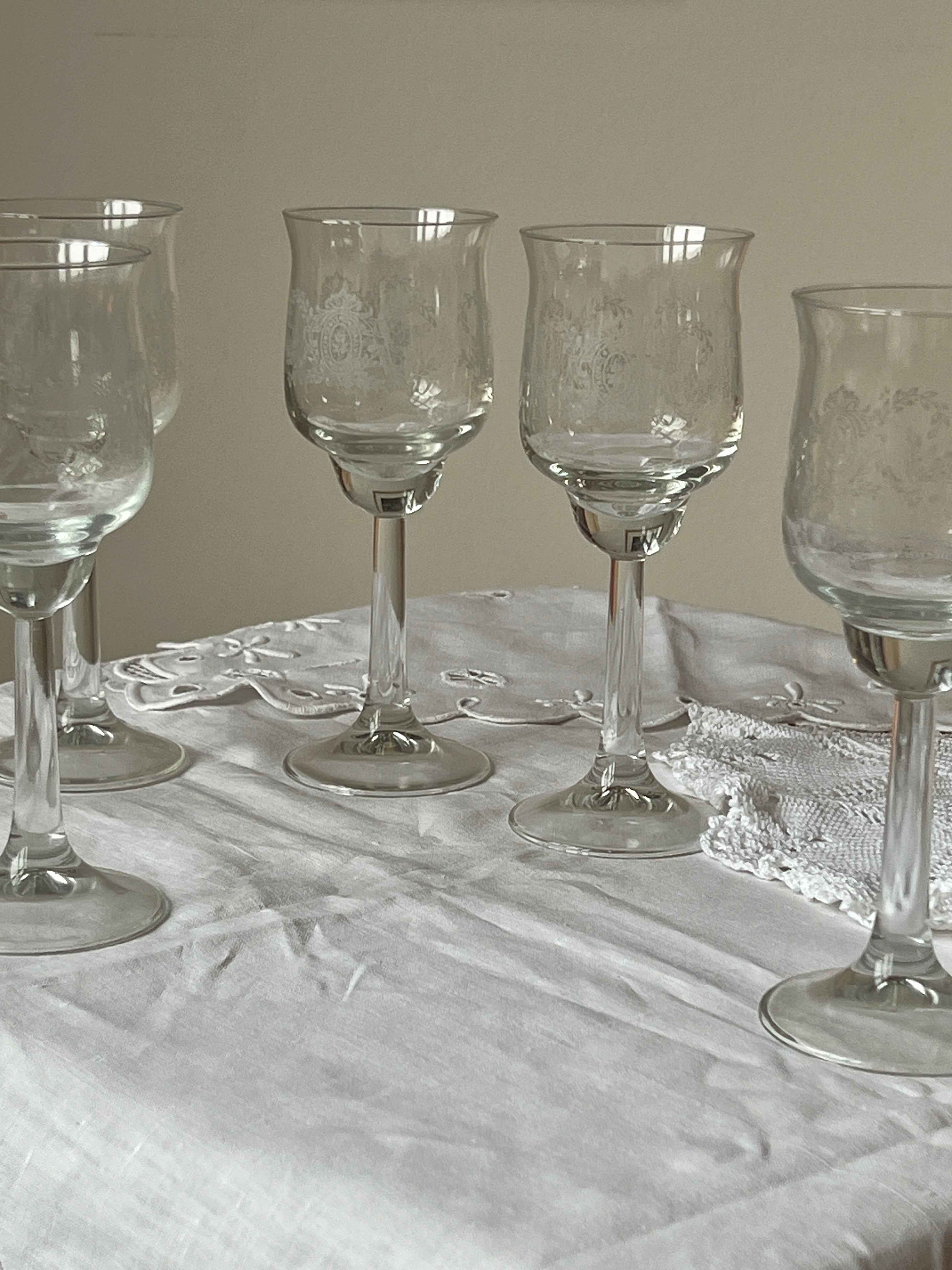 Vintage vinglas med dekorering · H17,5 cm