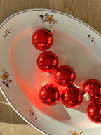 Fransk vintage julekugle i rød – Ø7 cm (silkebånd ophæng)