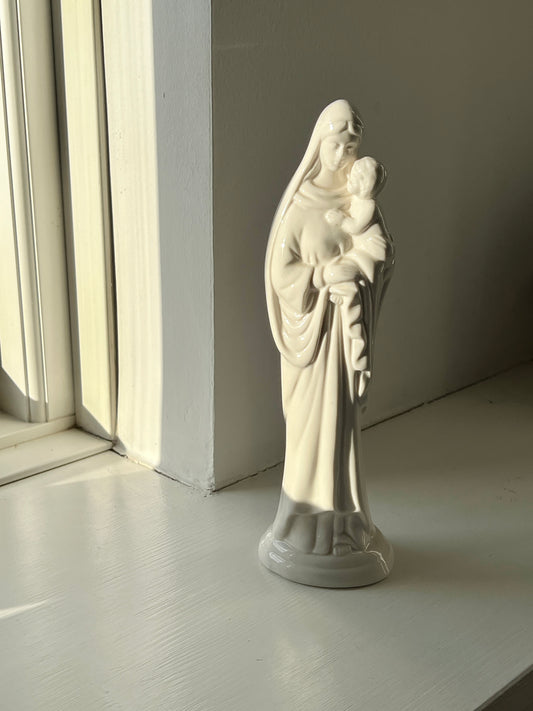 Stor Madonnafigur i porcelæn