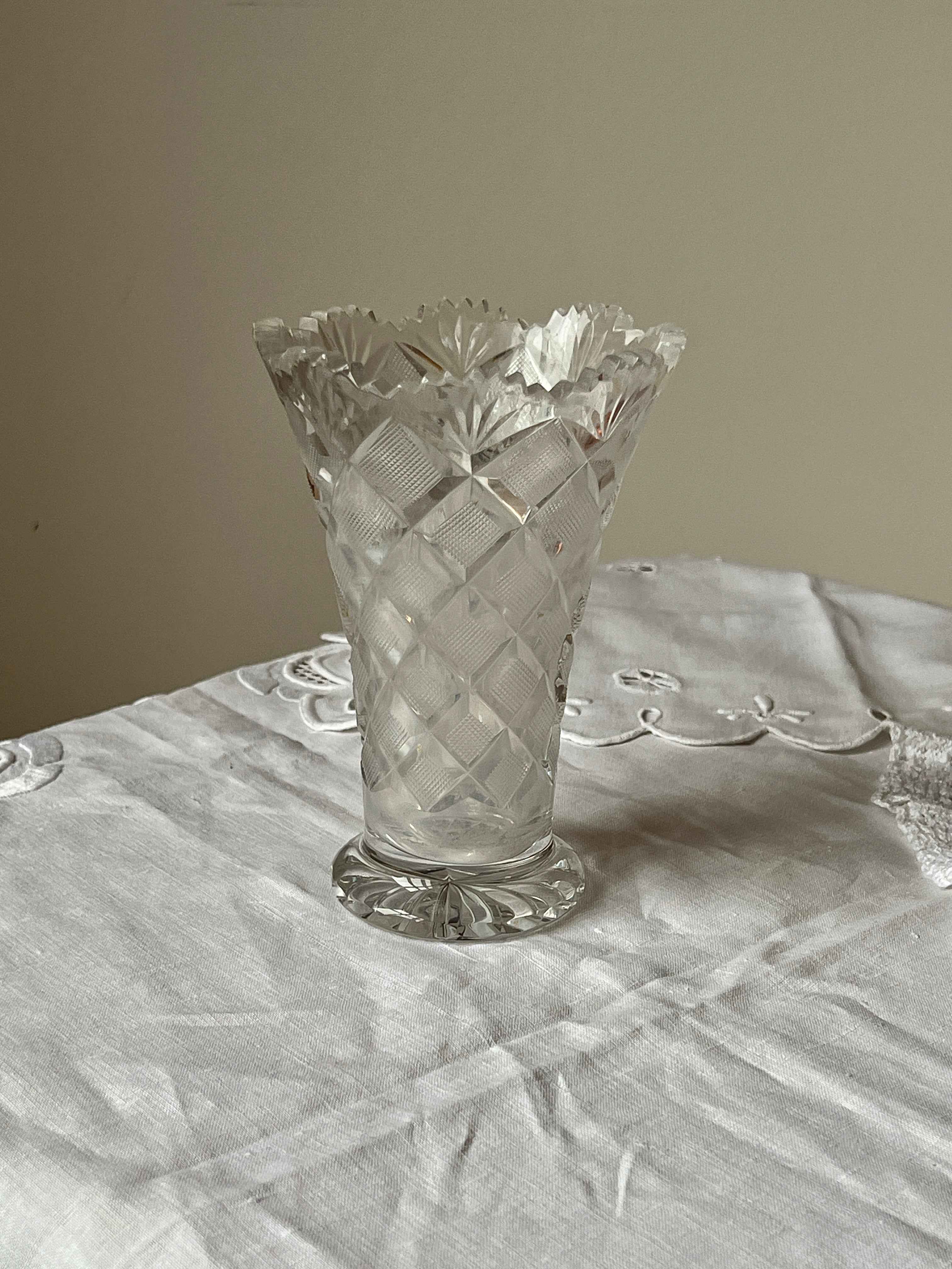 Vintage Lyngby vase i glas · H15,5 x B11 cm