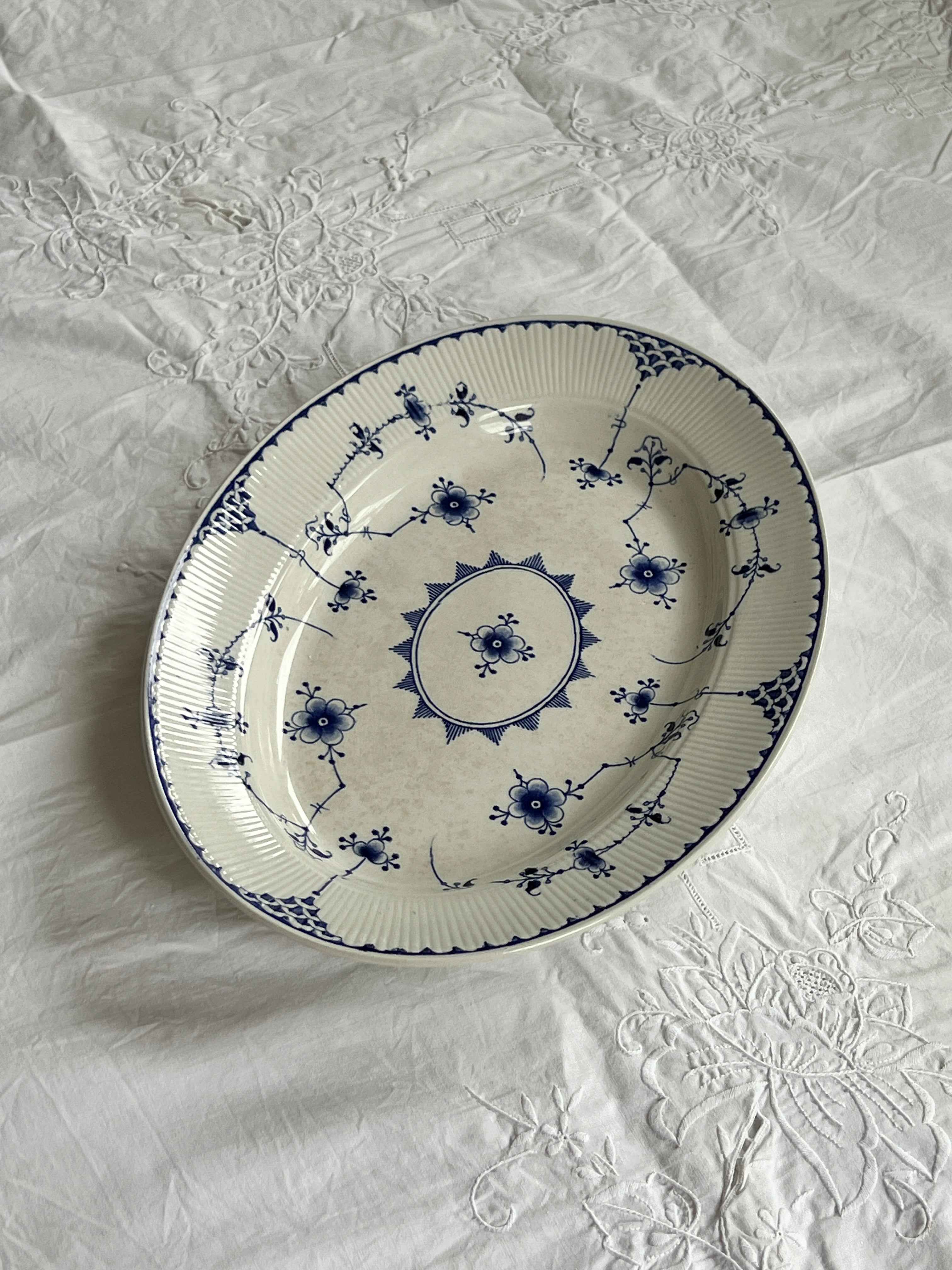Vintage Gustavsberg Fad “Alba” – Svensk Keramik (37x26,5 cm)