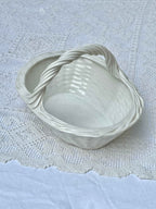 Italiensk porcelænskurv med hank, L26 B20 H16