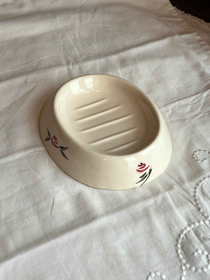 Fransk sæbeskål i porcelæn med håndmalet rose